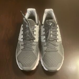 On Cloud Mens Cloudswift Running shoes